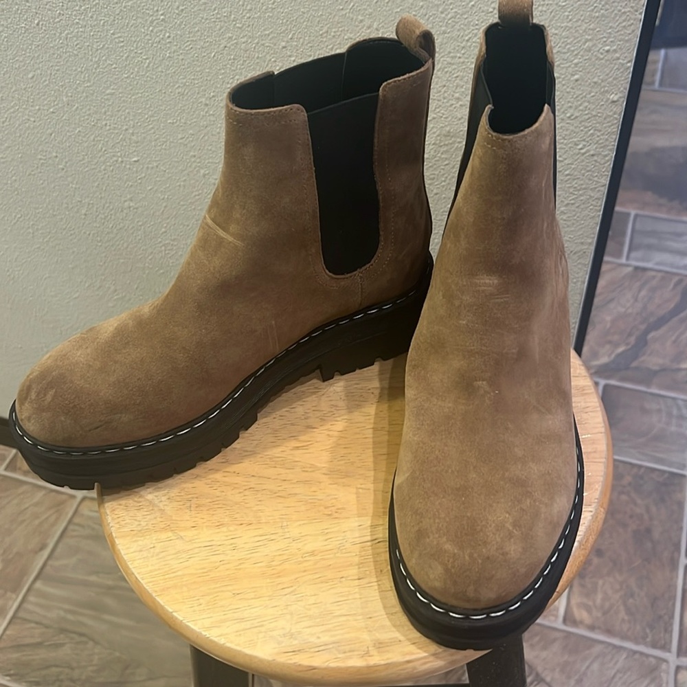Marc Fisher Booties size 8